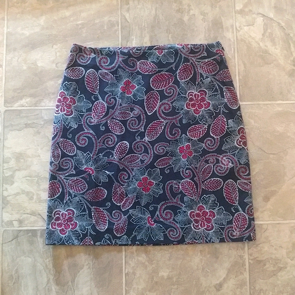 Talbot's Petites Dark Violet Blue, White, and Red Print  Siza 8 Pencil Skirt